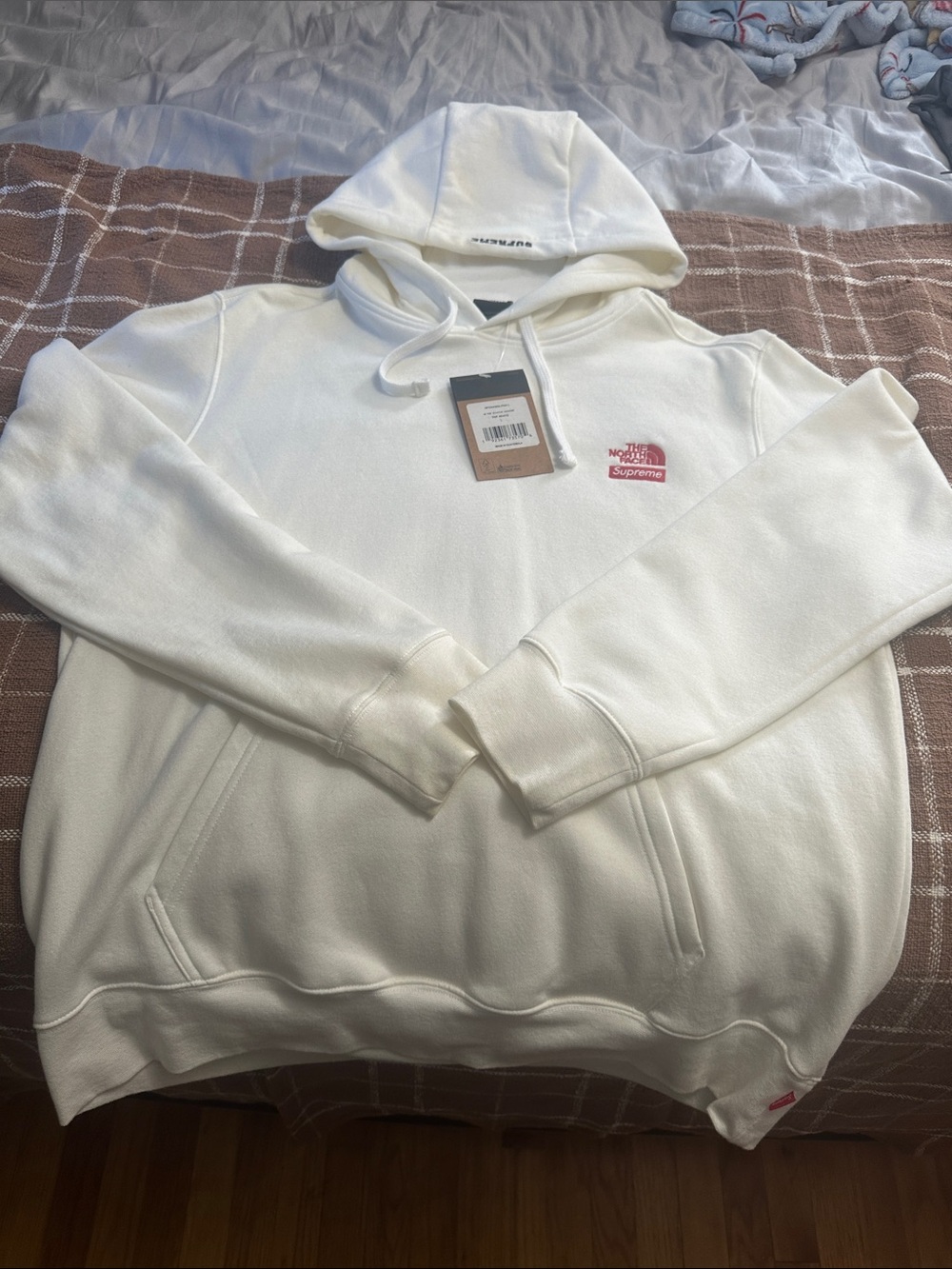 Supreme x The Northface Statue- White Pullover Hoodie with Black Script